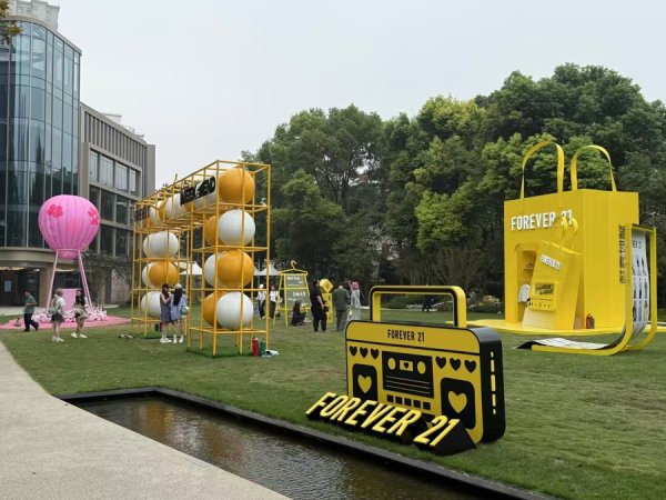 万达策略 500米小马路集合快闪、走秀、野餐、义卖……还有时装周隐藏福利待“解锁”